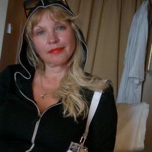 Meet your Posher, Mila